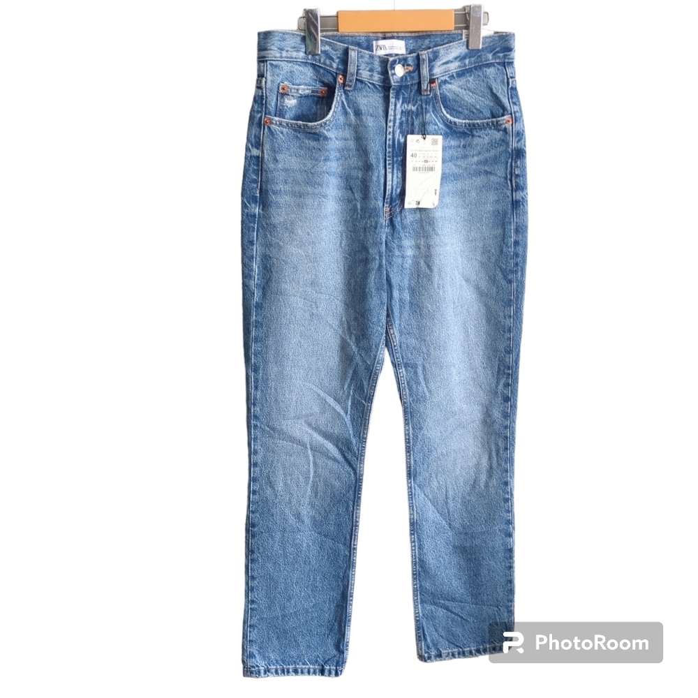Zara High Rise Straight Jean with Distressing Light Wash Size 8